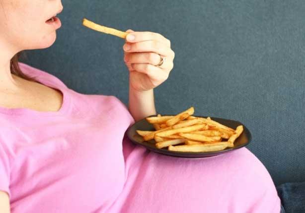 الأغذية عالية الدهون أثناء الحمل خطر على صحة الجنين العقلية