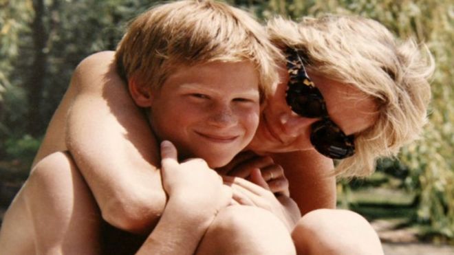 وليام وهاري يشعران بالندم بسبب آخر مكالمة مع أمهما ديانا