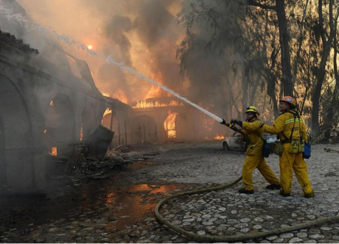 إجلاء 10 الاف مواطن في جنوب فرنسا بسبب حرائق الغابات