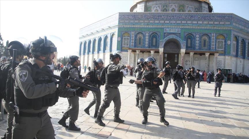 التوترات مع  الاسرائيليين تنتقل من محيط "الأقصى" إلى حرمه