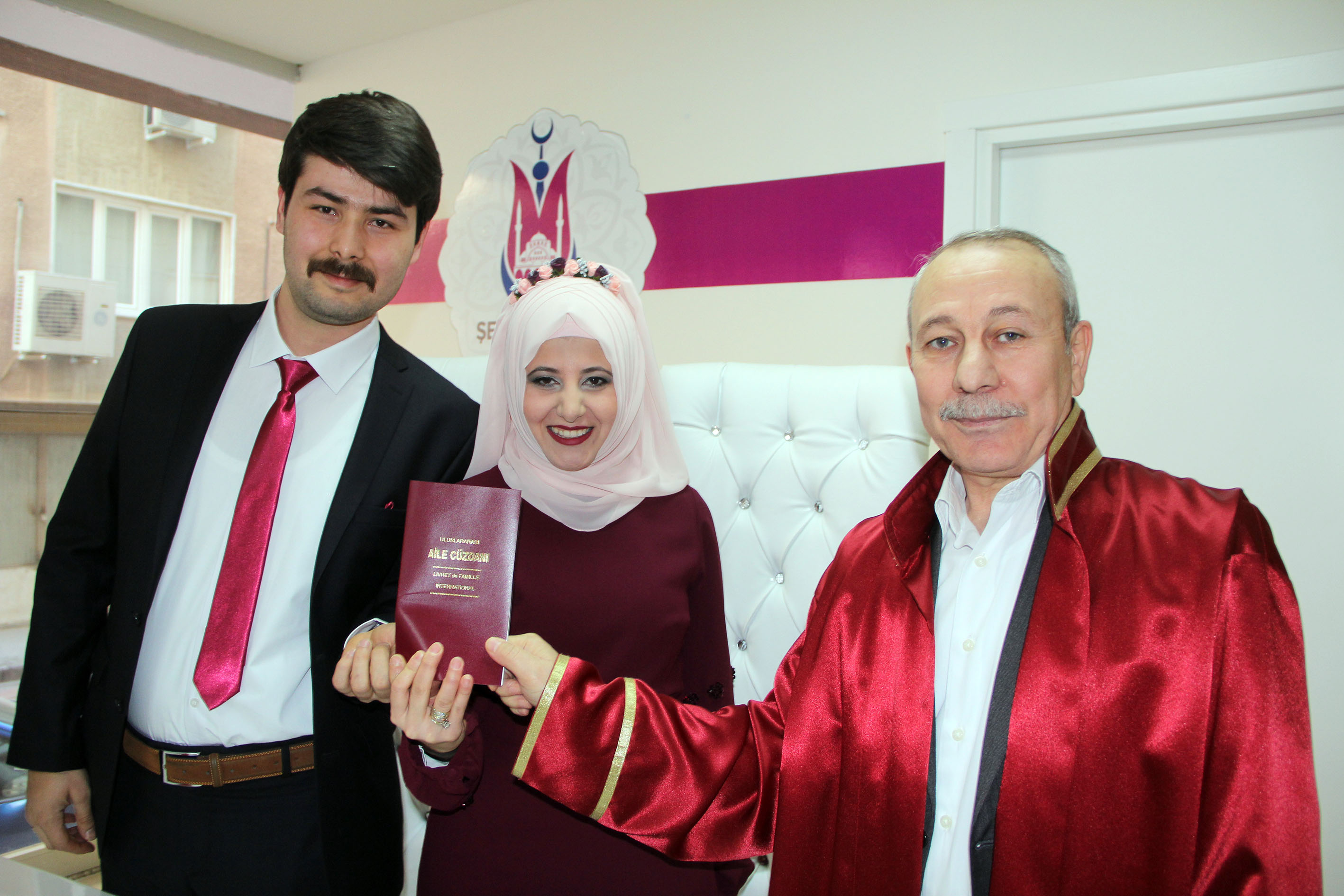 الحكومة التركية تدافع عن مشروعها للسماح بالزيجات الدينية