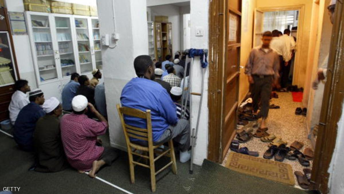 المسيحيون في الكنائس ... والمسلمون في انتظار  "مسجد" في أثينا