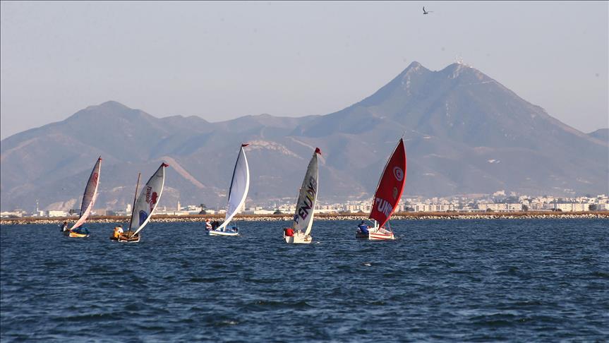 تونس تحتضن أول نسخة من مسابقة القوارب الشراعية القديمة