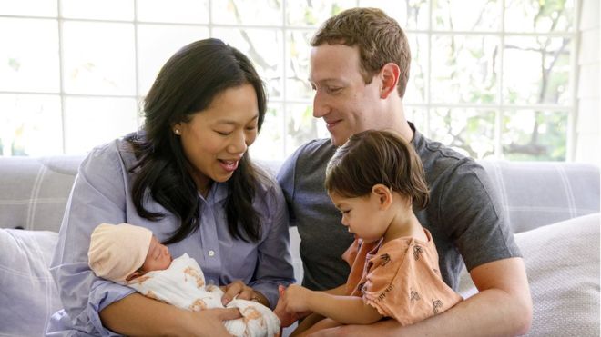 مؤسس فيسبوك يحض طفلته الجديدة على اللعب في الخارج