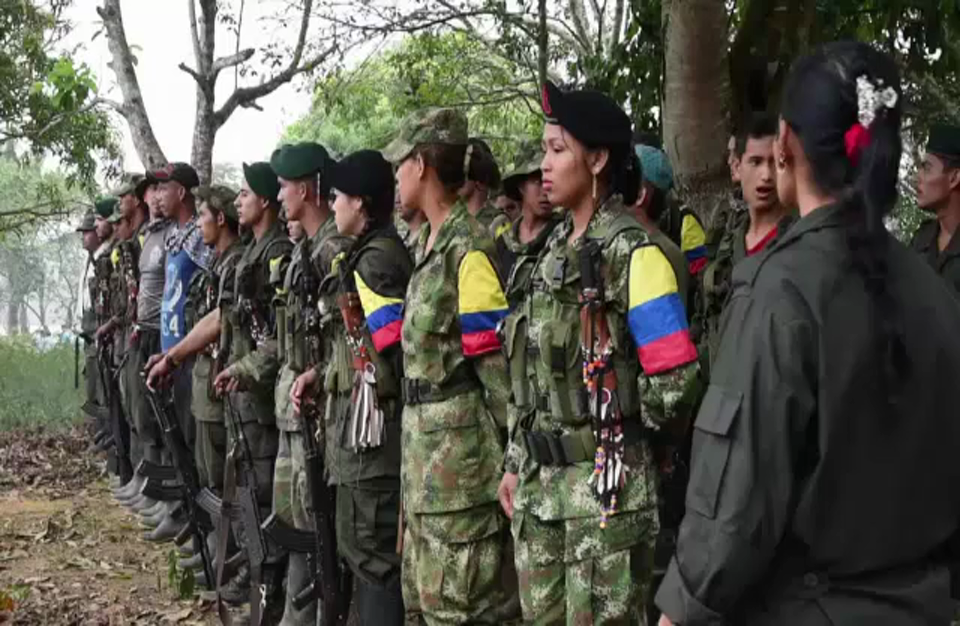 حركة "فارك" الكولومبية المتمردة تسلم سلاحها وتغير اسمها