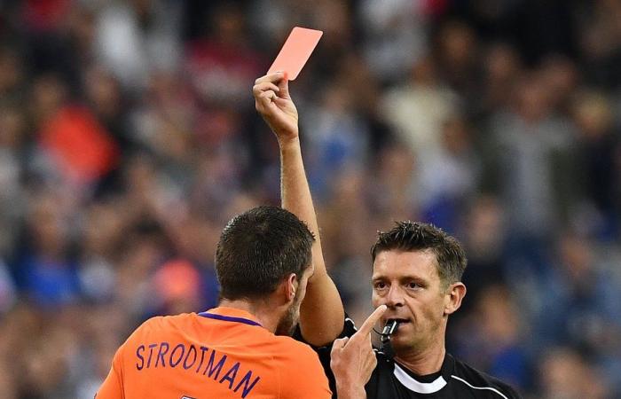 هولندا على حافة الخروج من المونديال بعد خسارة مهينة أمام فرنسا