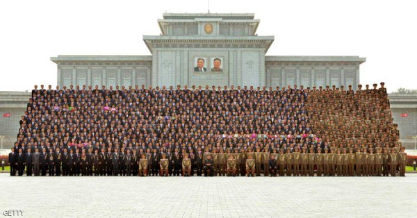 زعيم كوريا الشمالية يقيم مأدبة للاحتفال بعلماء التجربة النووية