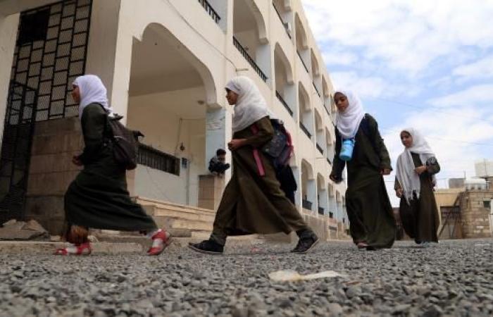 الحوثيون يفشلون بإجهاض إضراب المعلمين وتدشين العام الدراسي  