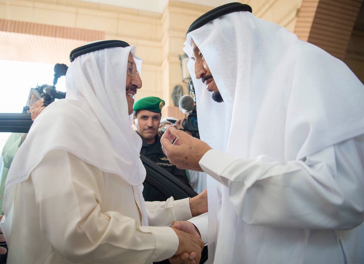 أمير الكويت يبحث فى السعودية الأزمة القطرية