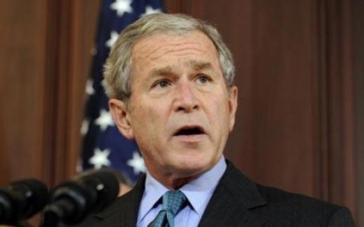جورج بوش يدين دخول أمريكا بعهد جديد من سياسة الانعزال