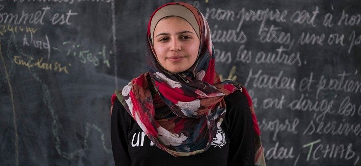 “تايم” تختار فتاة سورية بقائمة الشابات الأكثر تأثيراً بالعالم