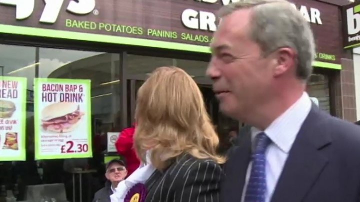 البرلمان الأوروبي يخصم نصف راتب فاراج لتعويض اساءة استخدامه للأموال العامة