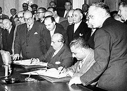 ناصر والقوتلي يوقعان اتفاقية الوحدة
