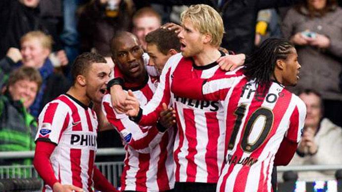 أياكس يعبر تفينتي ويطارد إيندهوفن على صدارة الدوري الهولندي