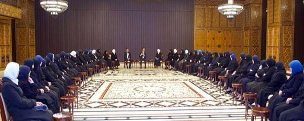 الاسد مع القبيسيات