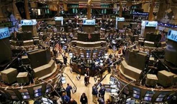 رجال حراسة يرددون "فلسطين حرة" أمام الجناح الإسرائيلي في بورصة برلين للسياحة