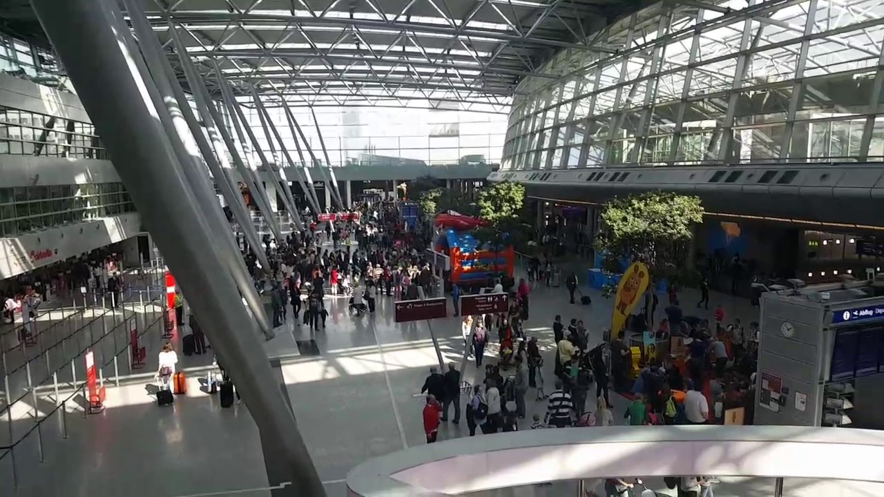 أحداث شغب بين متظاهرين أتراك وأكراد في مطار دوسلدورف  