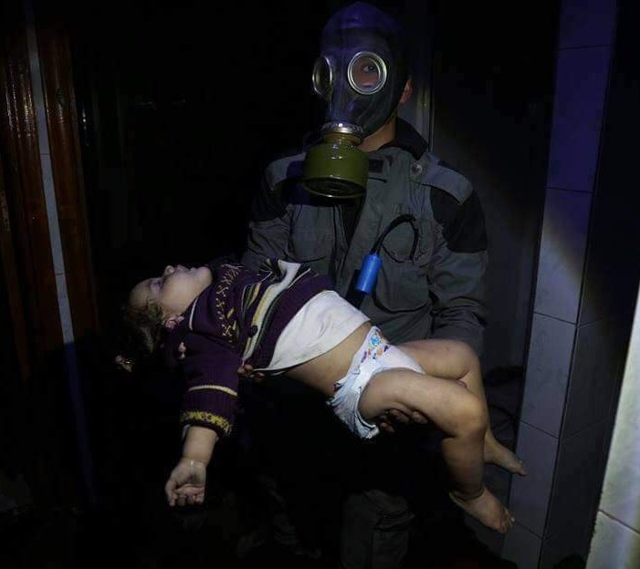 مسعفون : أكثر من مئة قتيل جراء الهجوم الكيماوي في دوما 