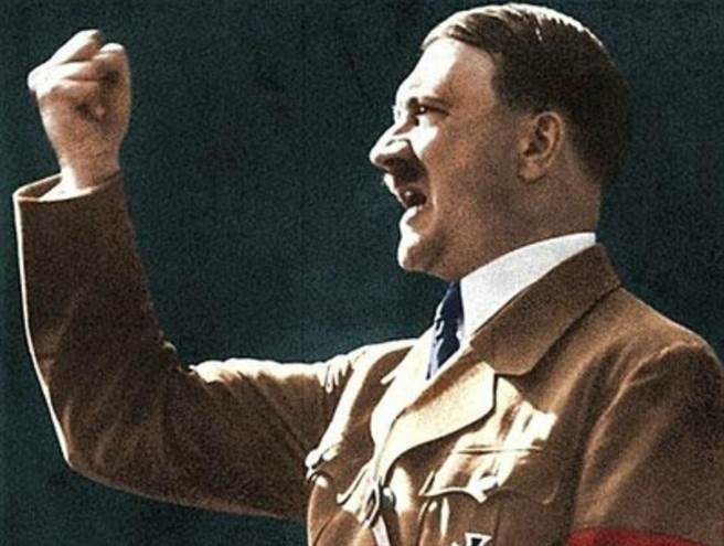 إقبال ضعيف على تذاكر مسرحية بألمانيا مقابل حمل الصليب المعقوف