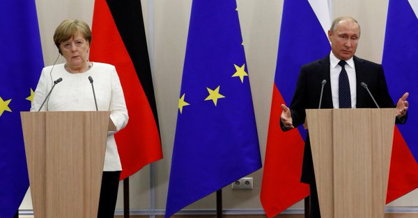 ميركل: على بوتين العمل على منع مصادرة حقوق اللاجئين بسوريا