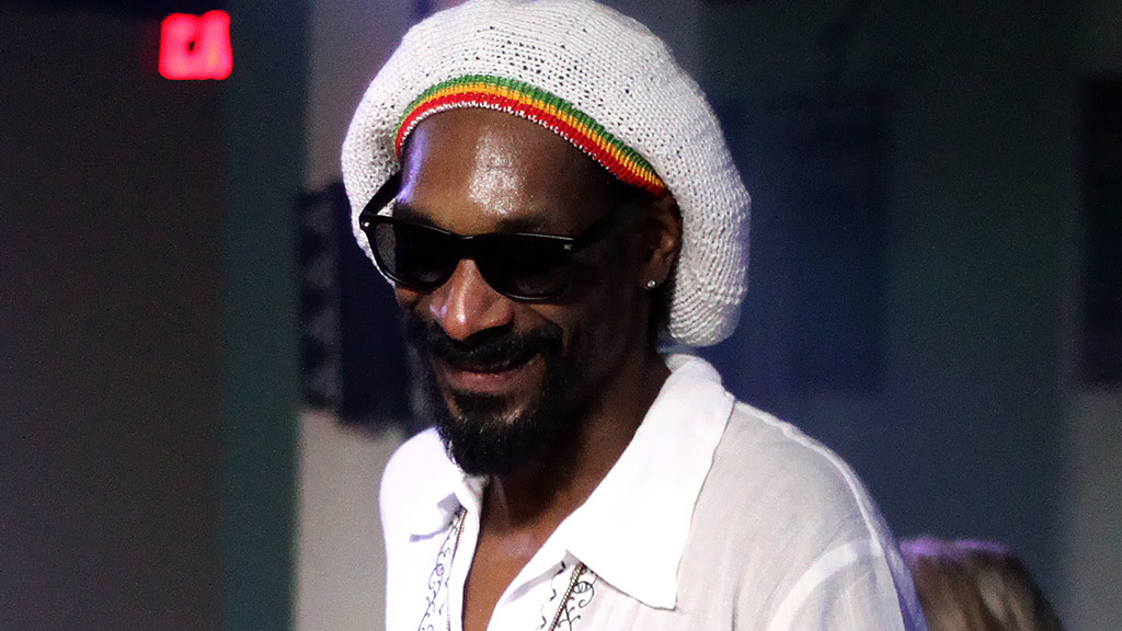 المغني سنوب دوج "في الطريق" لتعلم الطهي