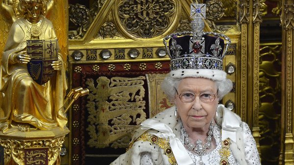 الملكة اليزابيث الثانية تحتفل بعيد ميلادها الرسمي الـ92