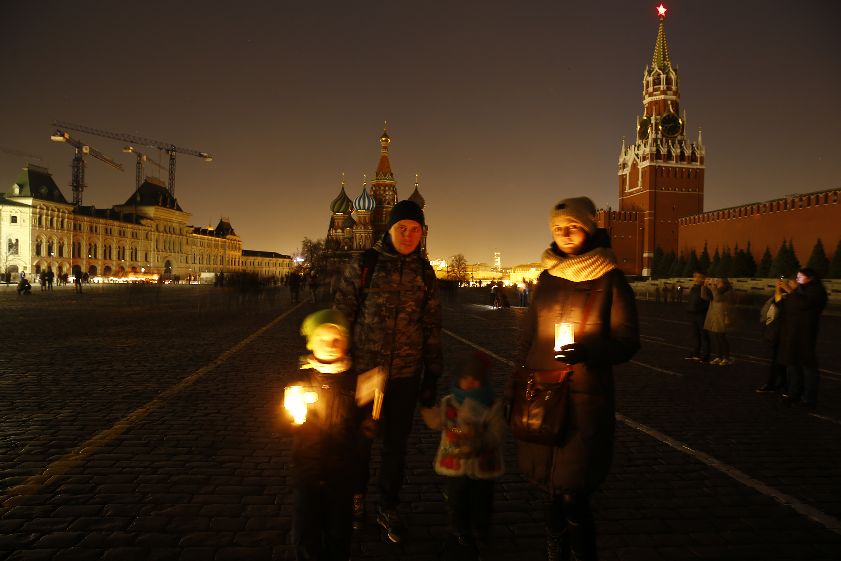 الساحة الحمراء في موسكو تخطف الأضواء من مناطق المشجعين