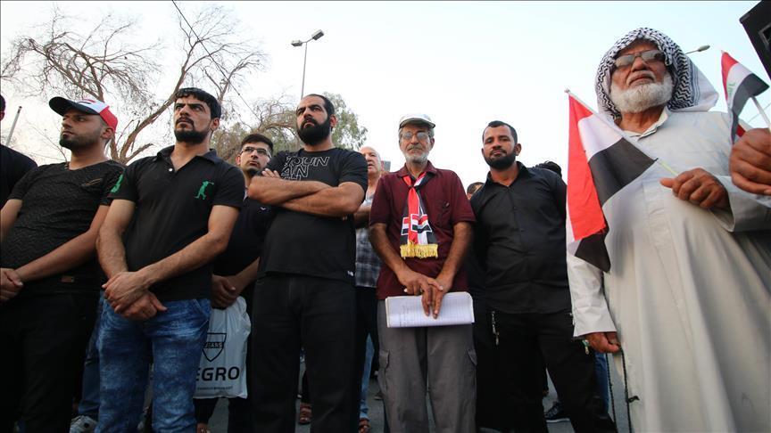 العراق.. متظاهرون غاضبون يقتحمون مبنى مجلس محافظة البصرة