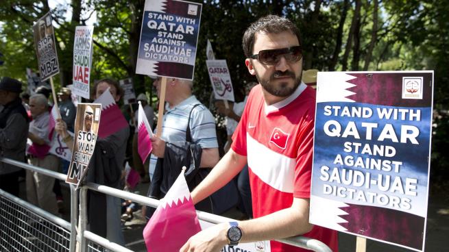  حملات مشبوهة للتشويش على زيارة أمير قطر الي لندن