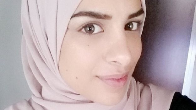 تعويض سويدية مسلمة رفضت مصافحة رجل أثناء مقابلة عمل
