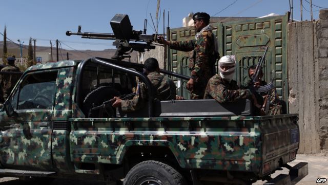 مقتل 9 مسلحين من الحوثيين بنيران الجيش الحكومي وسط اليمن