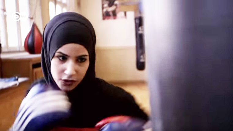 بطلة الملاكمة الألمانية المحجبة زينة نصار:سأحارب الأحكام المسبقة