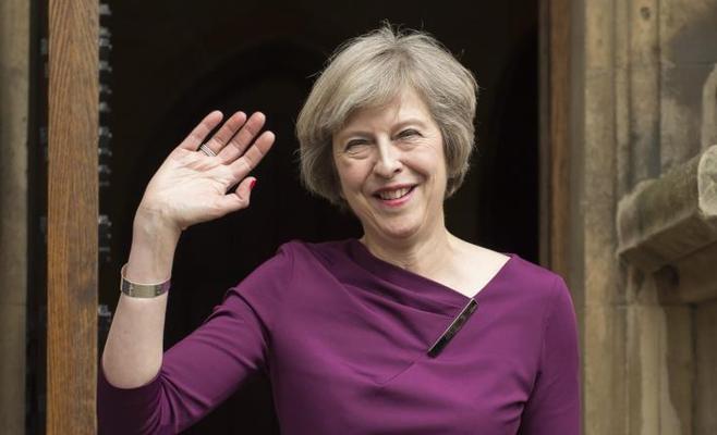  ضغوط من"الوحدوي الأيرلندي" على ماي ووزراء قيد الاستقالة 