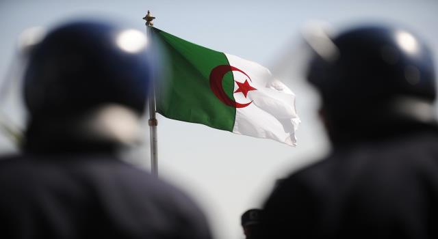 القضاء العسكري في الجزائر يأمر بحبس 5  من كبار الجنرالات 