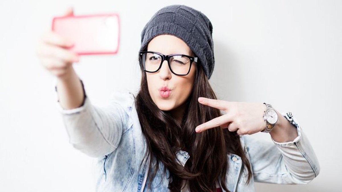 صور السيلفي ووسائل التواصل دفعت كثيرين لإجراء عمليات تجميل