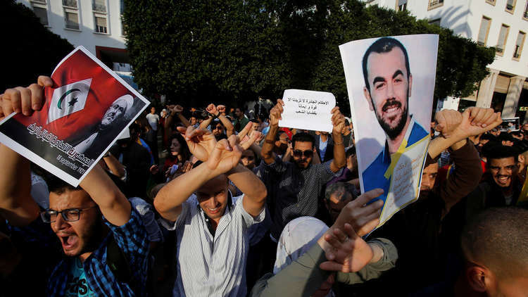 إضراب الزفزافي و آخرين عن الطعام في "حراك الريف" المغربي  