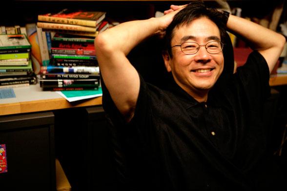   هاروكي موراكامي يكشف عن خططه لتدشين مكتبة في جامعة بطوكيو