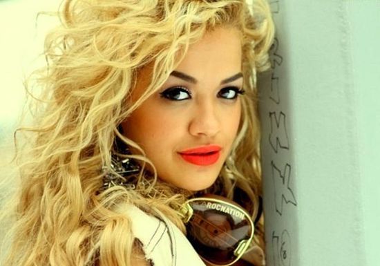 المغنية البريطانية "ريتا أورا" أصدرت ألبومها الثاني باسم"فوينكس"  