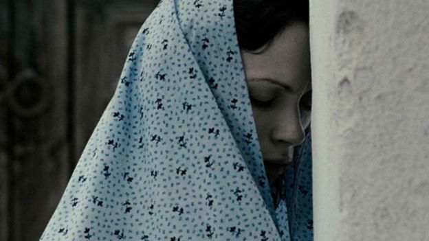 تعد شيرين نشاط مخرجة فيلم "نساء بلا رجال" بين الجيل الجديد من المخرجات الإيرانيات