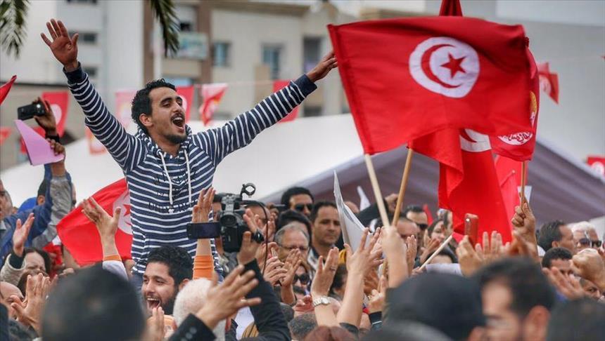 "اتحاد الشغل"التونسي يقرر اضرابا عاما احتجاجا على الاجور 