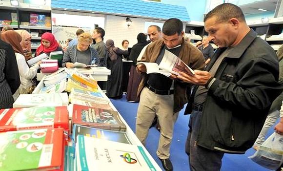ماذا يقرأ الجزائريون؟الصالون الدولي للكتاب تحول لظاهرة اجتماعية