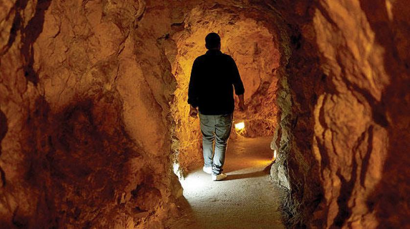 إسرائيل تكتشف نفقا جديدا وتدعو أهالي الجنوب للابتعاد عن حزب الله