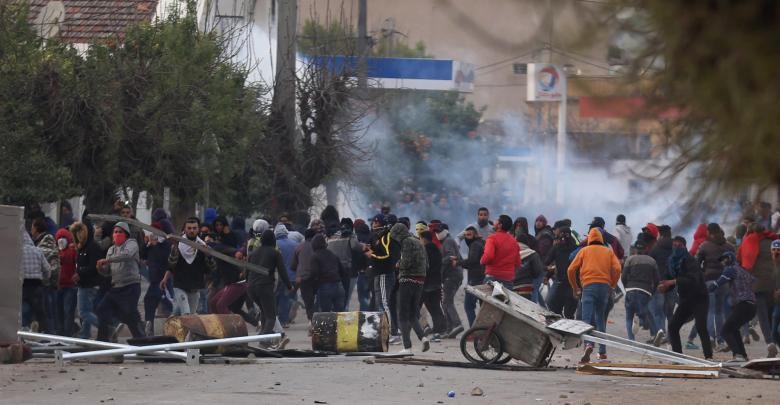 احتجاجات القصرين بعد انتحار المصور رزقي