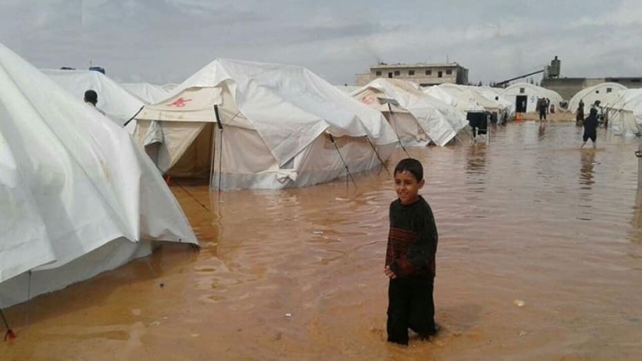 تشرّد الآلاف بسبب فيضانات في مخيمات لاجئين شمال سورية