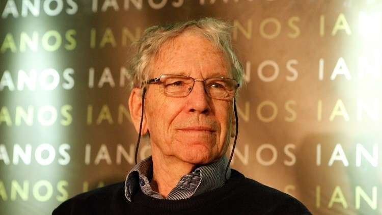 الكاتب الإسرائيلي عاموس عوز