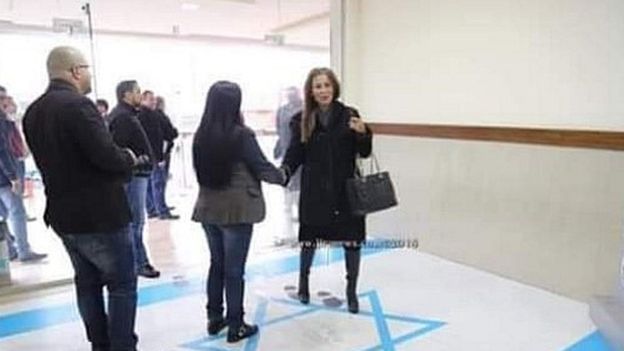 اسرائيل غاضبة من قيام  وزيرة اردنية بالدوس على علم إسرائيل