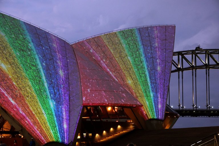 المحتفلون على مستوى العالم يستعدون للحظة بداية العام الجديد