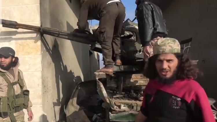  "حركة الزنكي" تحل نفسهاومقاتلوها ينسحبون باتجاه عفرين 