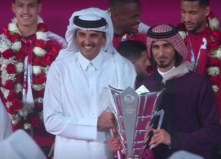 المنتخب القطري يصل الدوحة و امير قطر في مقدمة مستقبليه