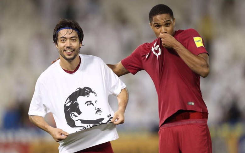 الإمارات تنفي اعتقال مواطن بريطاني بسبب "قميص قطر"